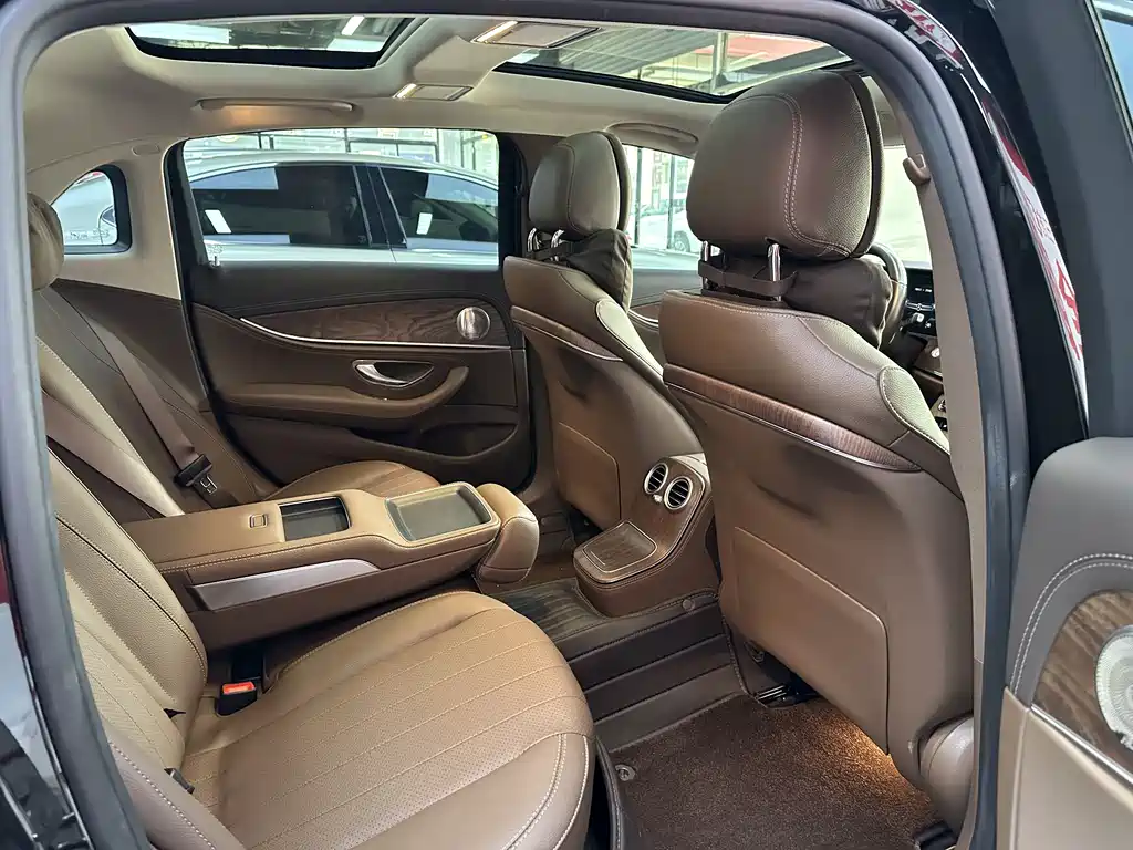 Mercedes-Benz E-Class E 2023 E 300 L Fashion