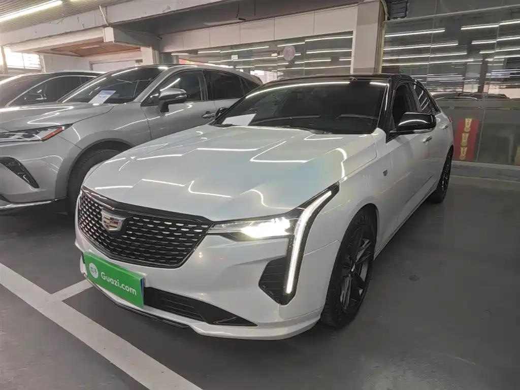 Cadillac CT4 2022
