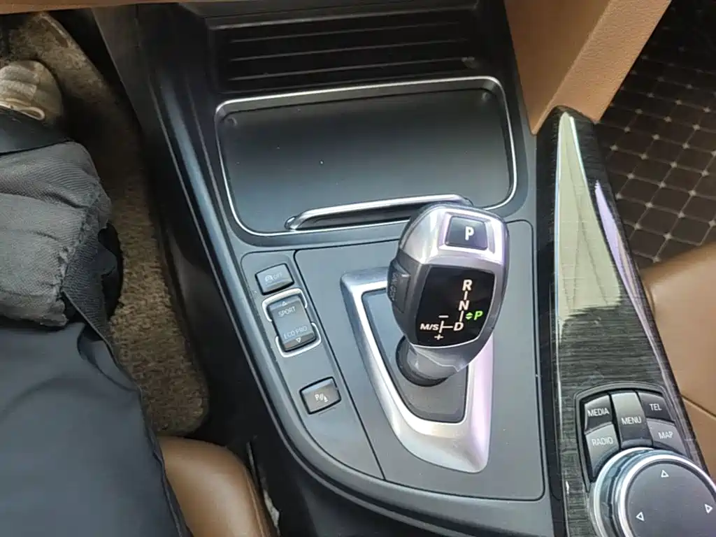 BMW 3 Series — миниатюра 14