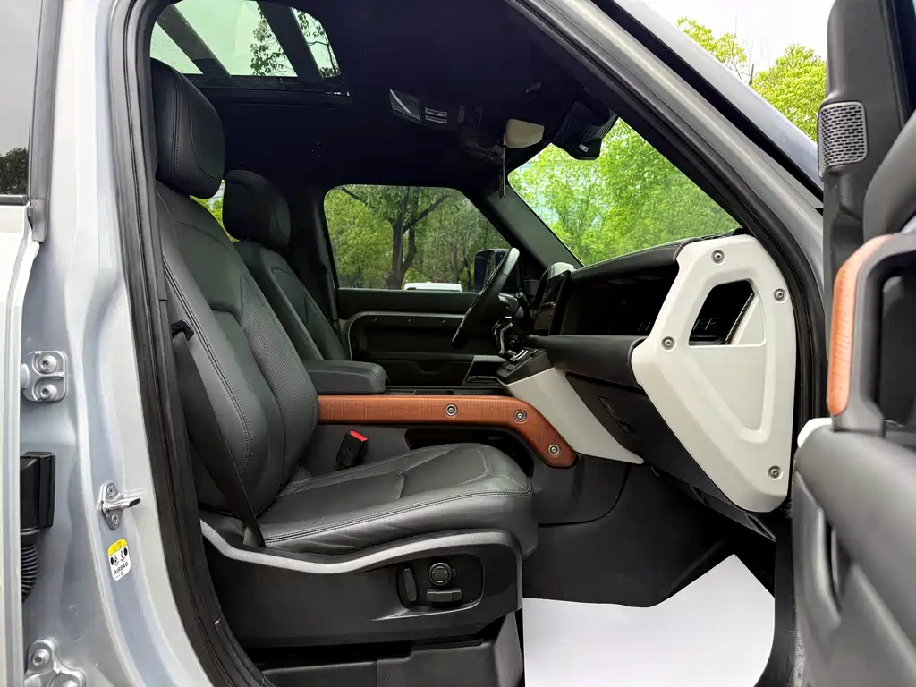 Land Rover Defender — миниатюра 26