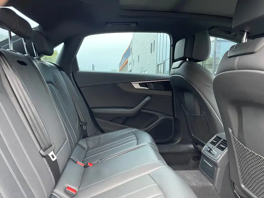 Audi A4L — миниатюра 13