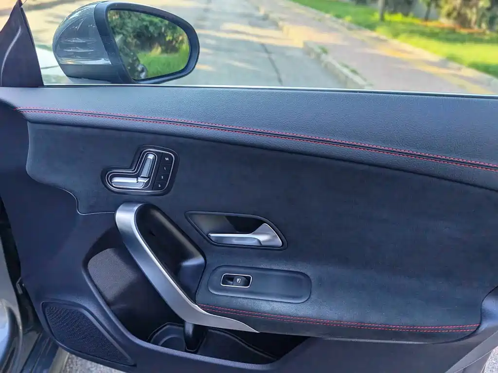 Mercedes-Benz CLA (Import) — миниатюра 23