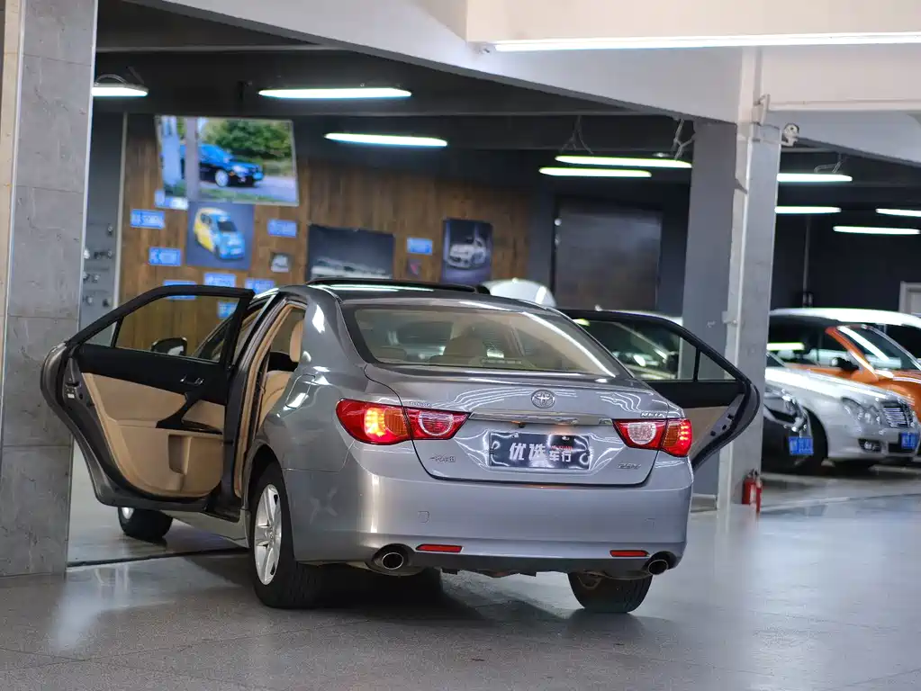 Toyota Reiz — миниатюра 16