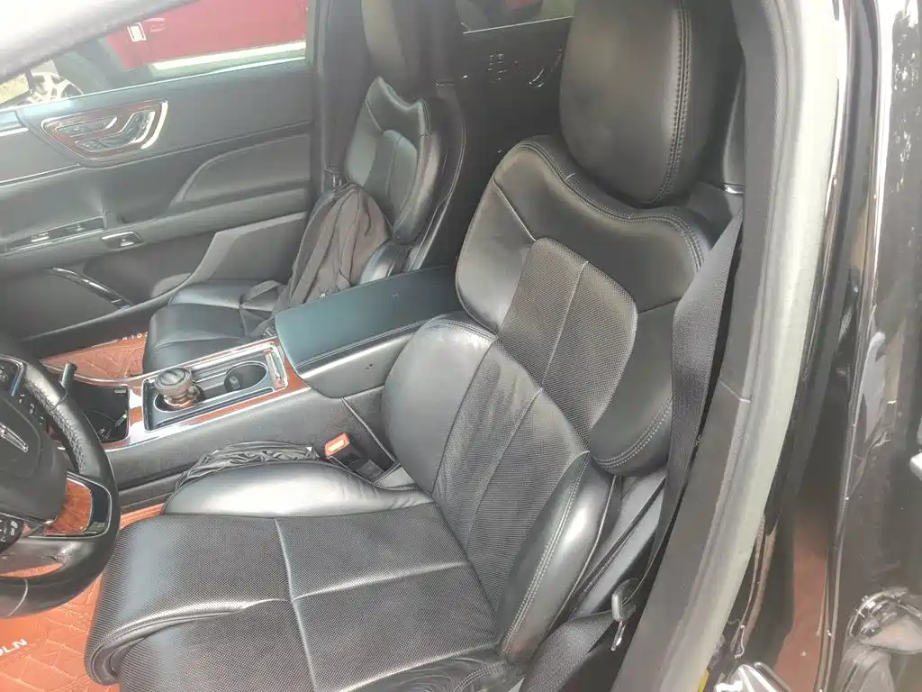 Lincoln Continental — миниатюра 16