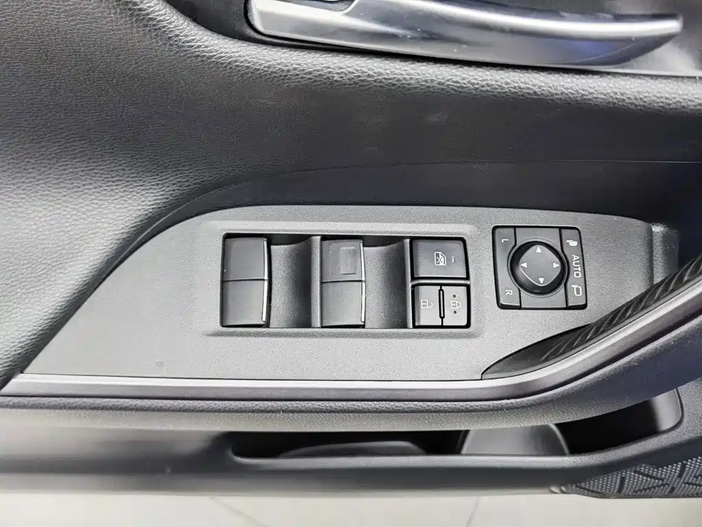 Toyota Wildlander New Energy — миниатюра 9
