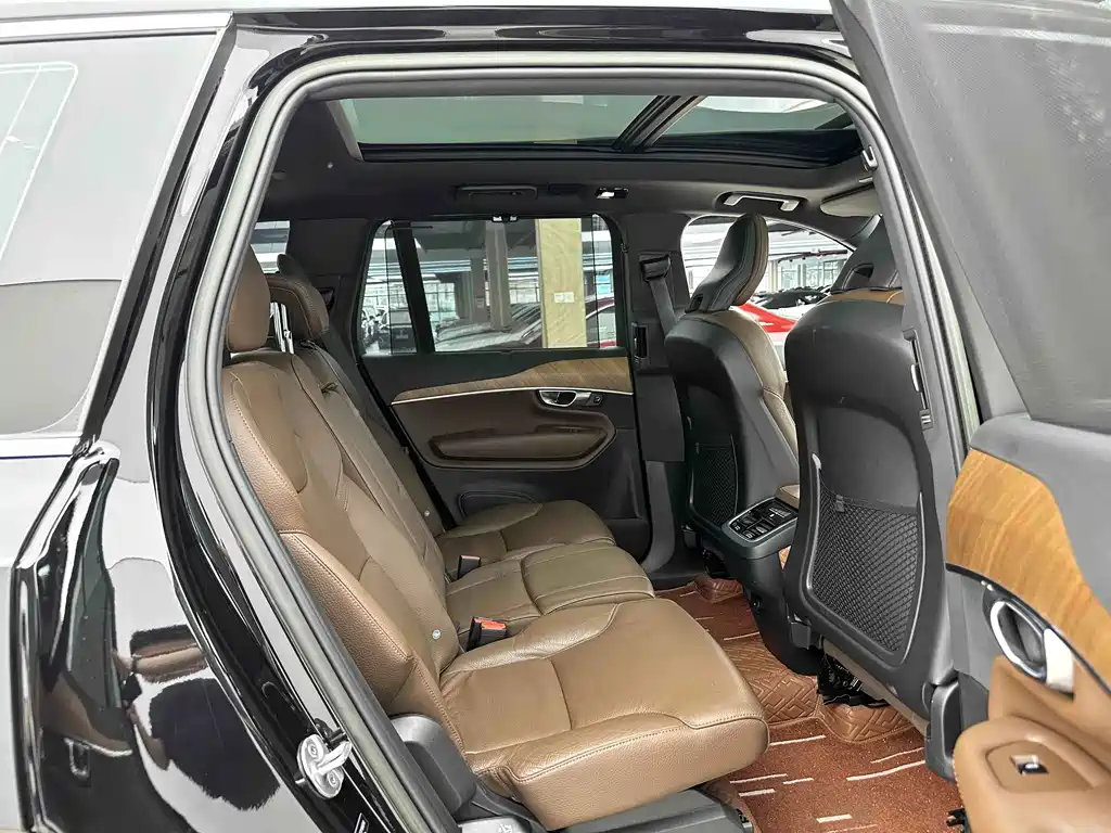Volvo XC90 — миниатюра 7