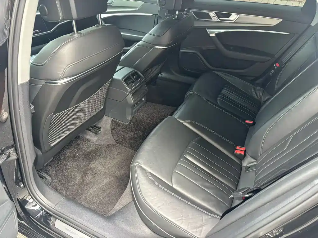Audi A6L — миниатюра 6
