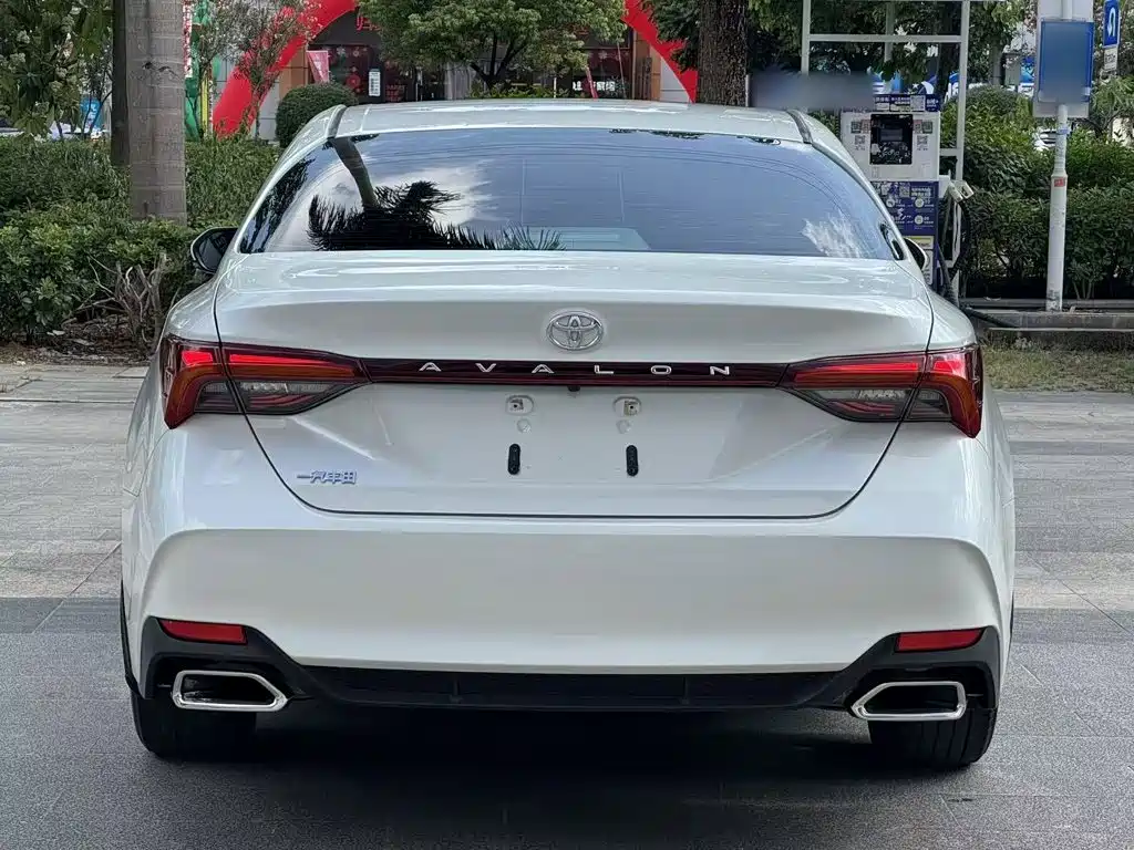Toyota Avalon — миниатюра 10