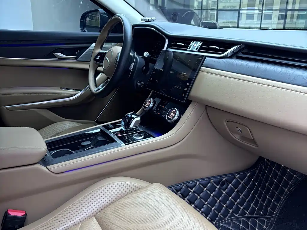 Jaguar XFL — миниатюра 7