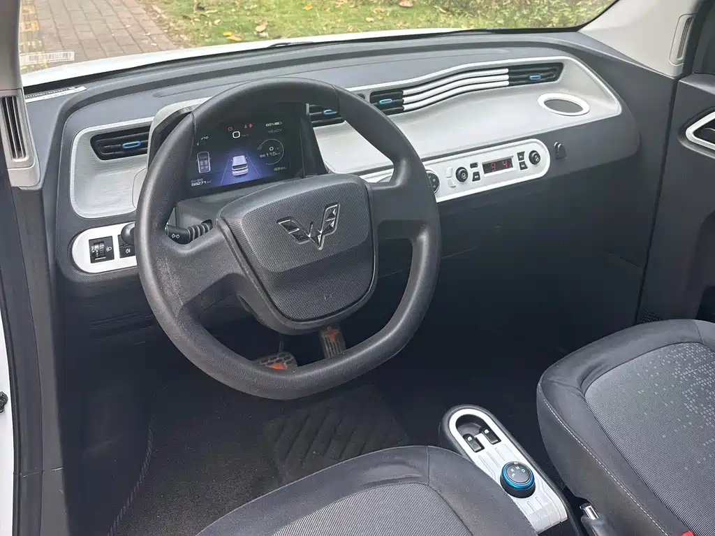Wuling MINIEV — миниатюра 10