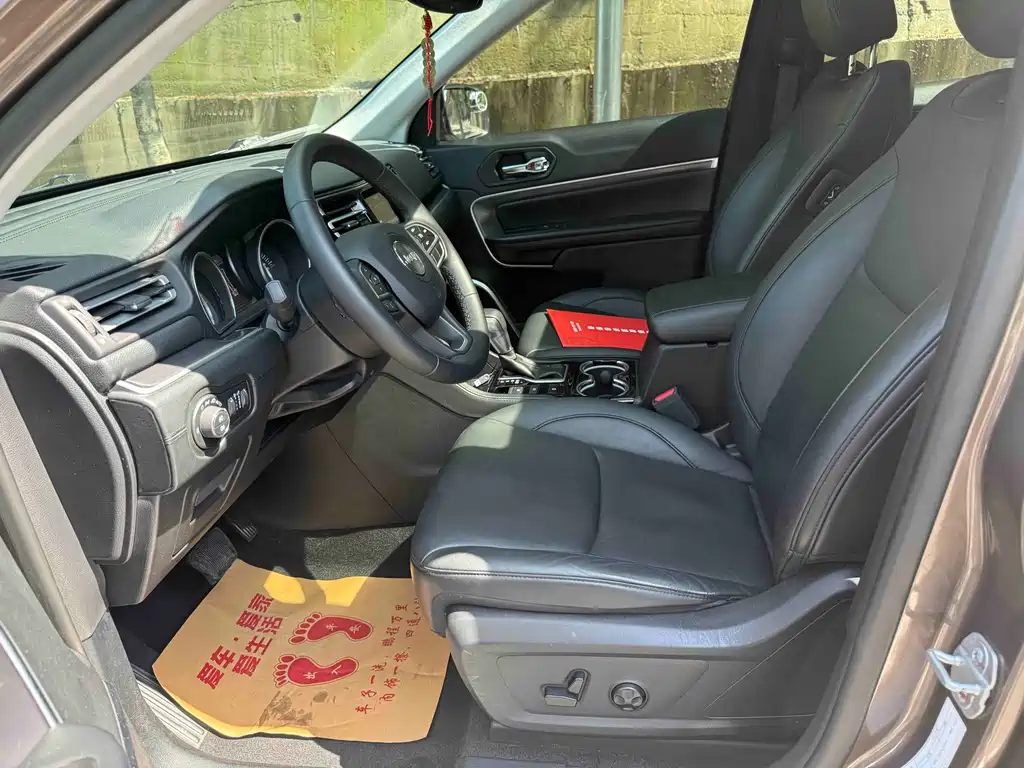 Jeep Grand Commander — миниатюра 3