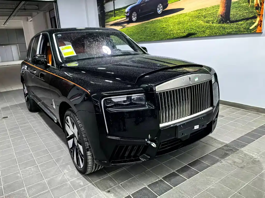 Rolls-Royce Cullinan 2026 мест