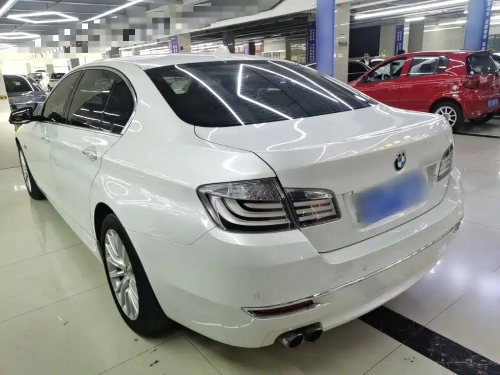 BMW 5 Series — миниатюра 5
