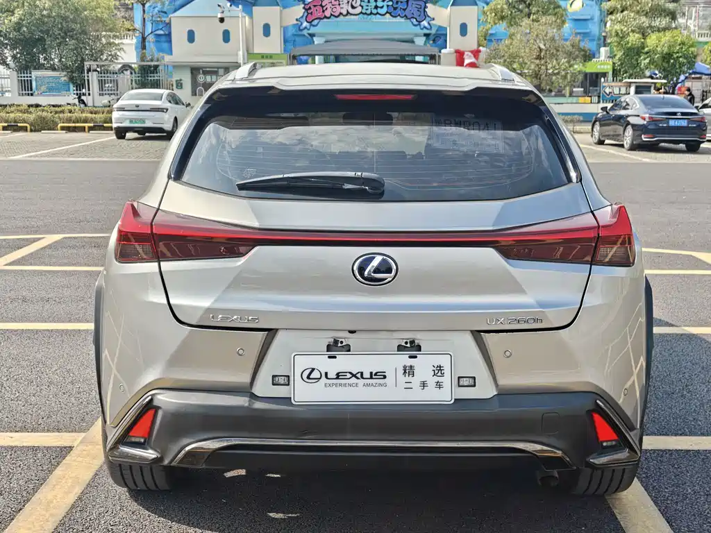 LEXUS UX