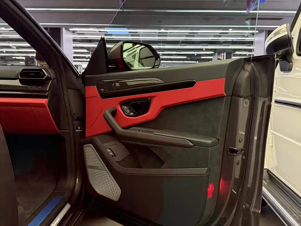 Lamborghini Urus SE — миниатюра 7