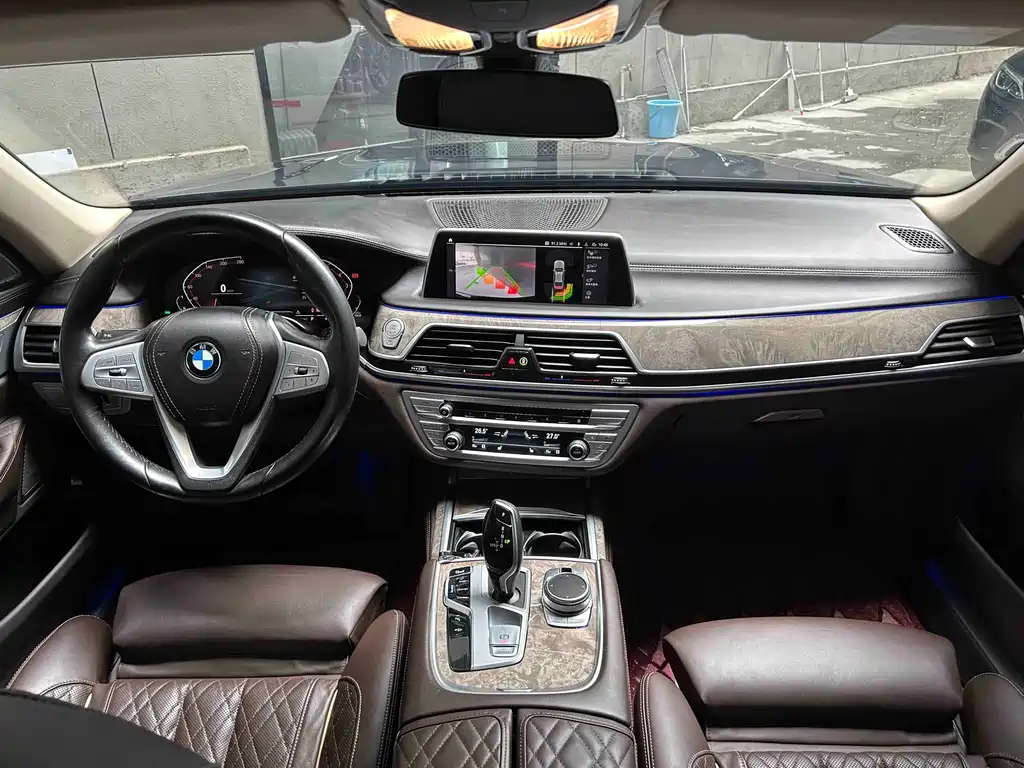 BMW 7 SERIES