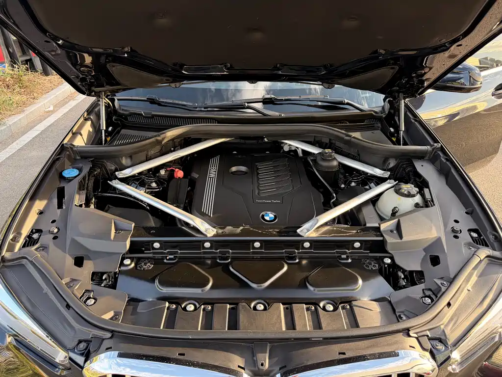 BMW X5 (Import) — миниатюра 11