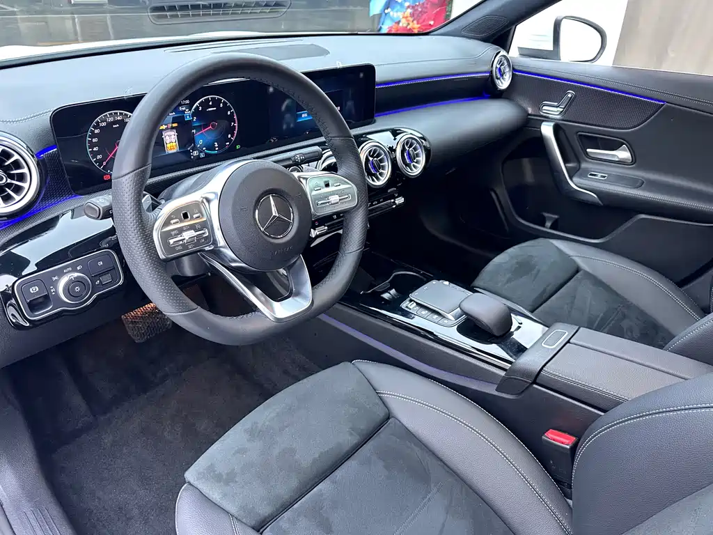 Mercedes-Benz A-Class 2022 — фото 6