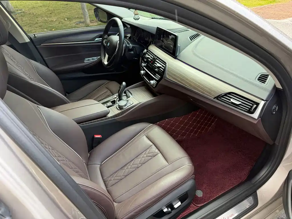 BMW 5 Series — миниатюра 6