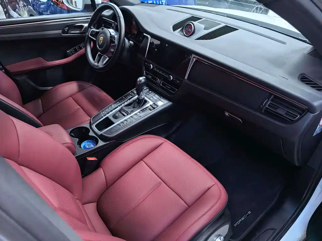Porsche Macan — миниатюра 10