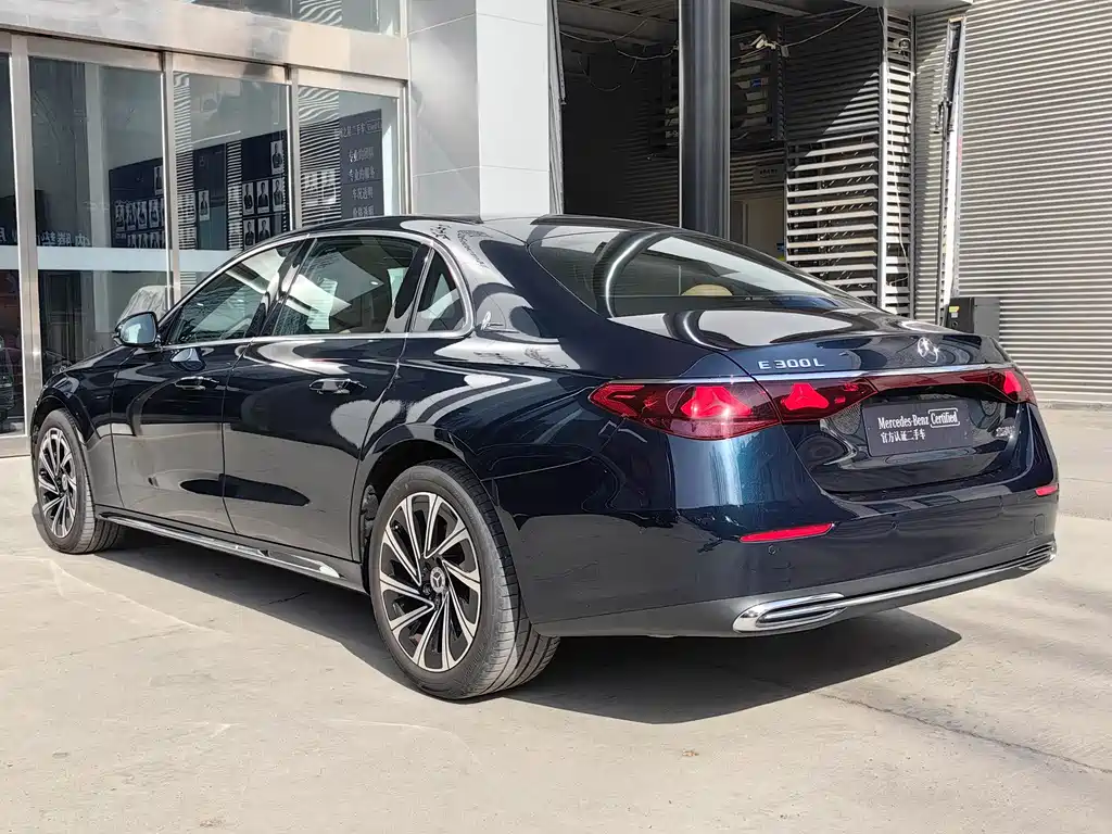 MERCEDES-BENZ E CLASS