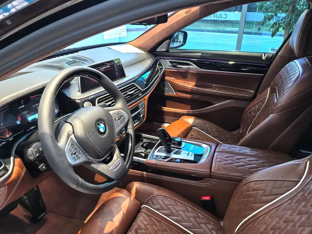 BMW 7 SERIES