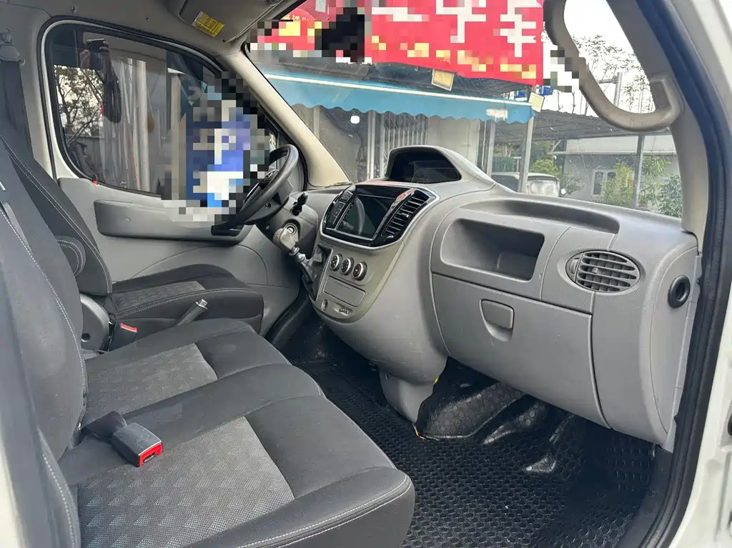 MAXUS V80 — миниатюра 6
