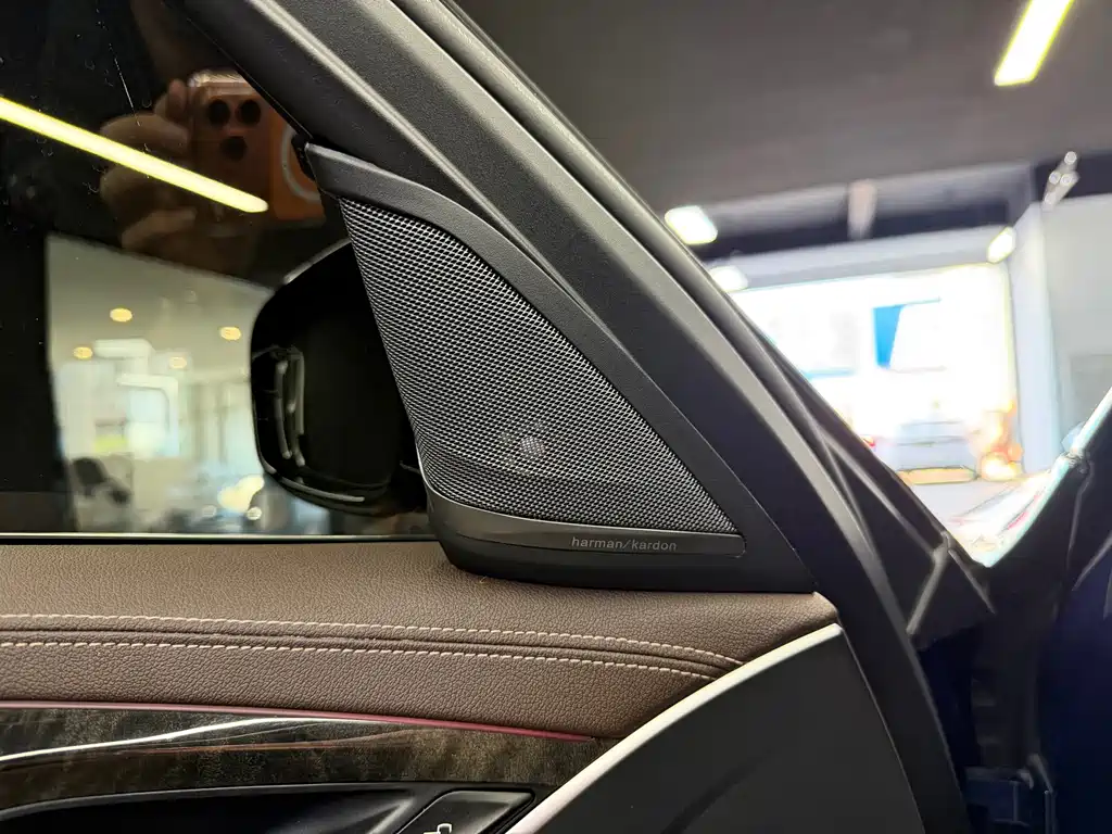 BMW 5 Series — миниатюра 19