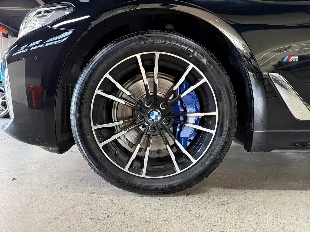 BMW 5 Series — миниатюра 25