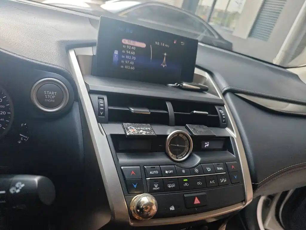 Lexus NX — миниатюра 14