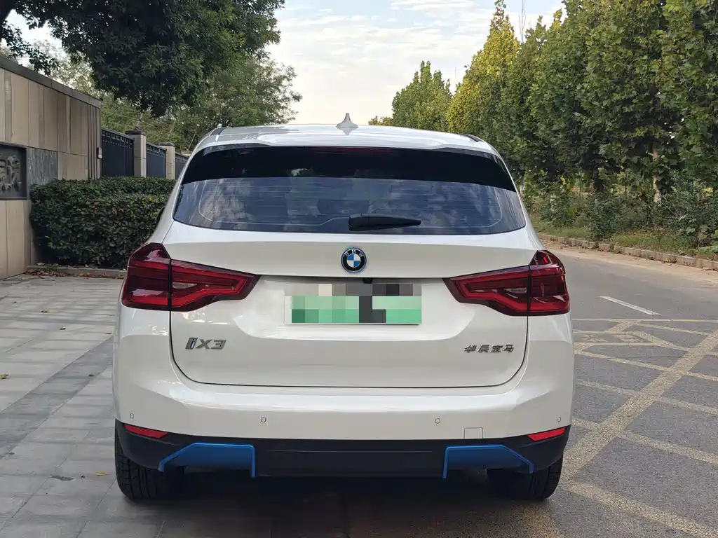 BMW iX3 — миниатюра 7