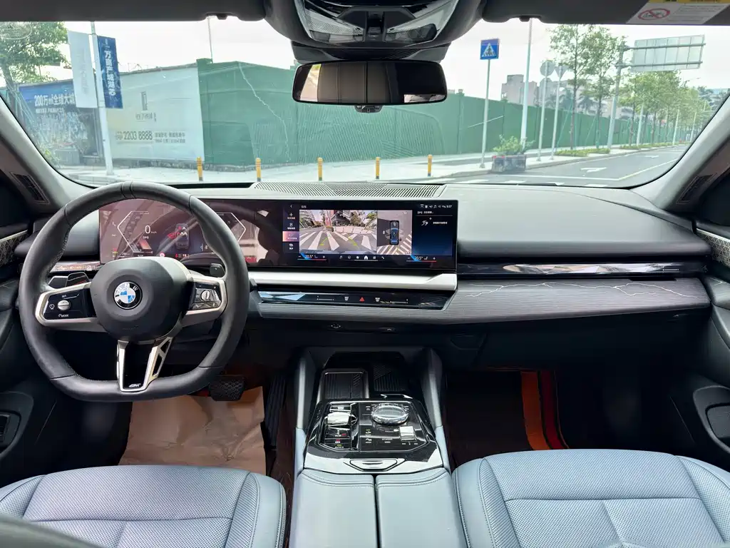BMW 5 Series — миниатюра 6