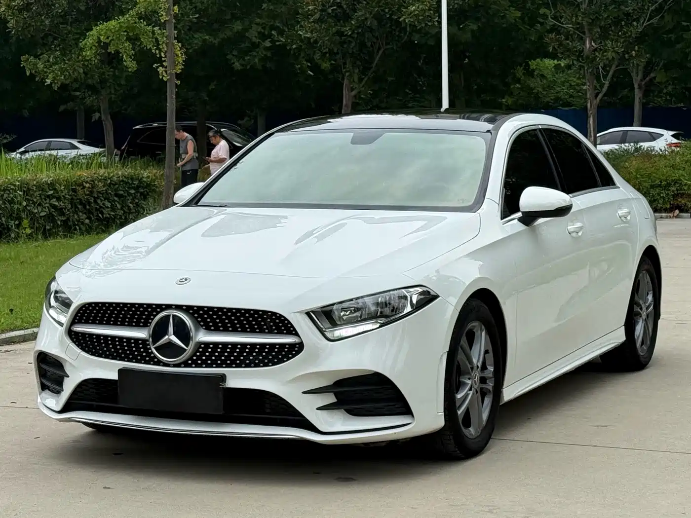 奔驰A级 2022款 改款 A 180 L 运动轿车 2022