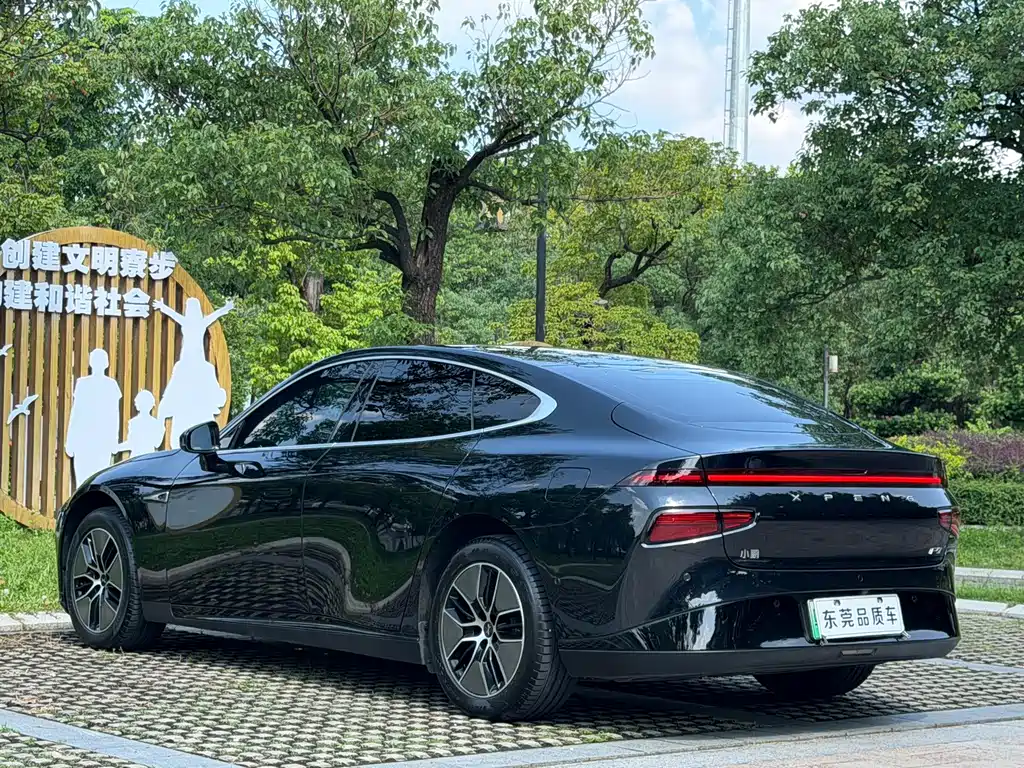 XPeng P7 — миниатюра 6