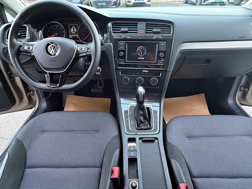 Volkswagen Golf — миниатюра 11
