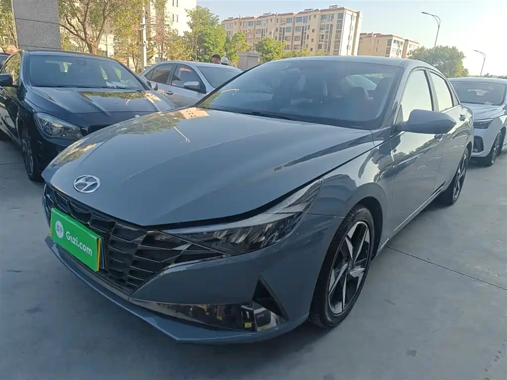 HYUNDAI ELANTRA