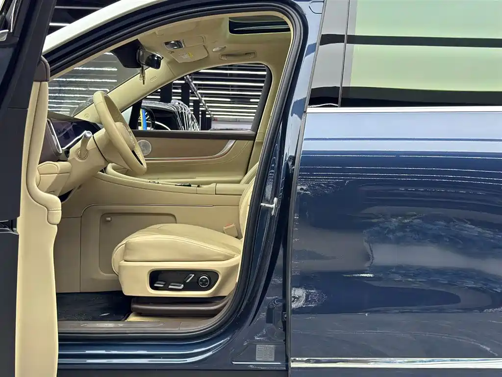 AITO ASK THE WORLD M9