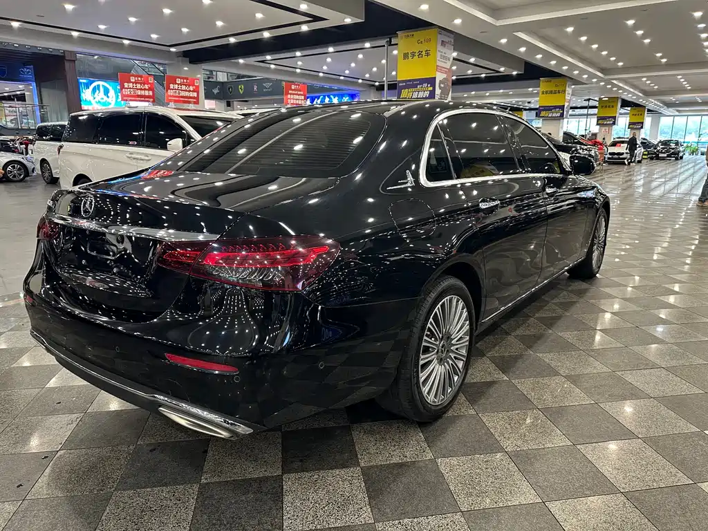 MERCEDES-BENZ E CLASS