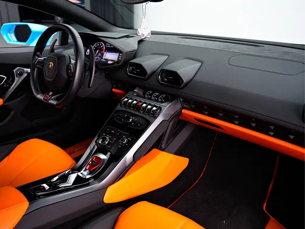 LAMBORGHINI HURACÁN