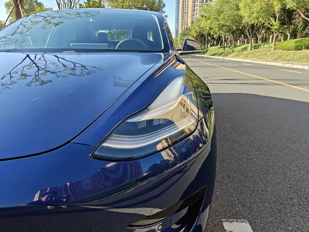 Tesla Model 3 — миниатюра 24