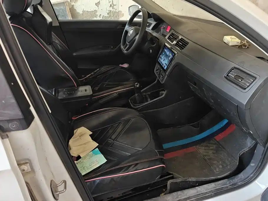 Volkswagen Santana — миниатюра 8