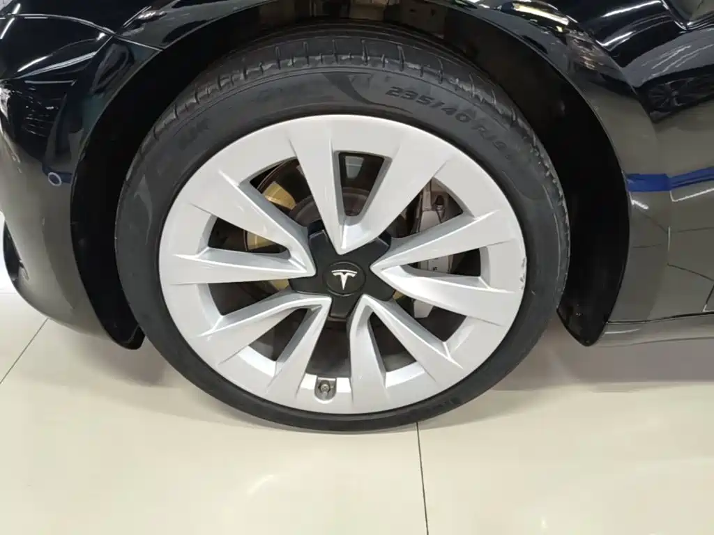 Tesla Model 3 — миниатюра 23