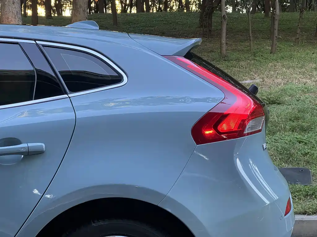 Volvo V40 — миниатюра 12