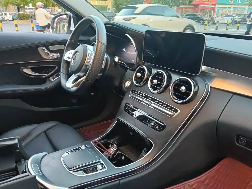 Mercedes-Benz C-Class — миниатюра 7