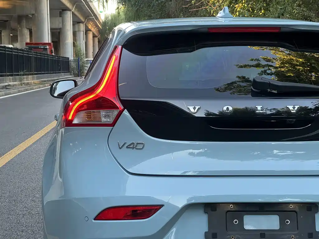 Volvo V40 — миниатюра 11