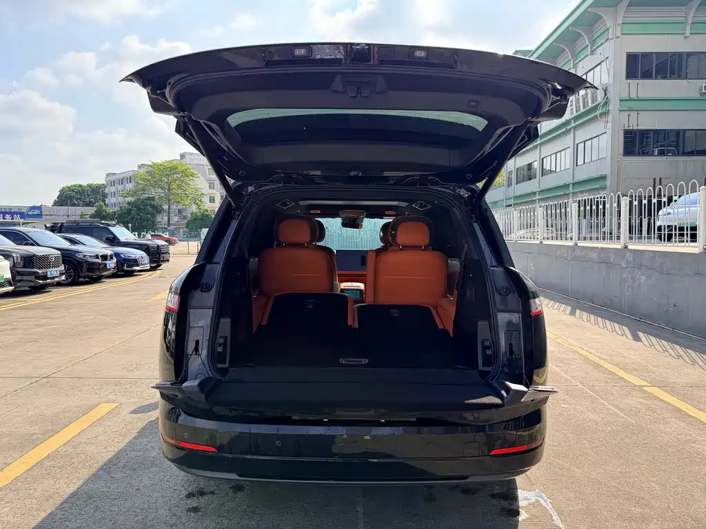 Lynk & Co 900 — миниатюра 18