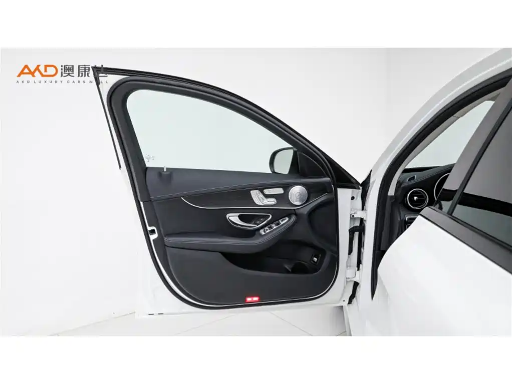 Mercedes-Benz C-Class — миниатюра 10