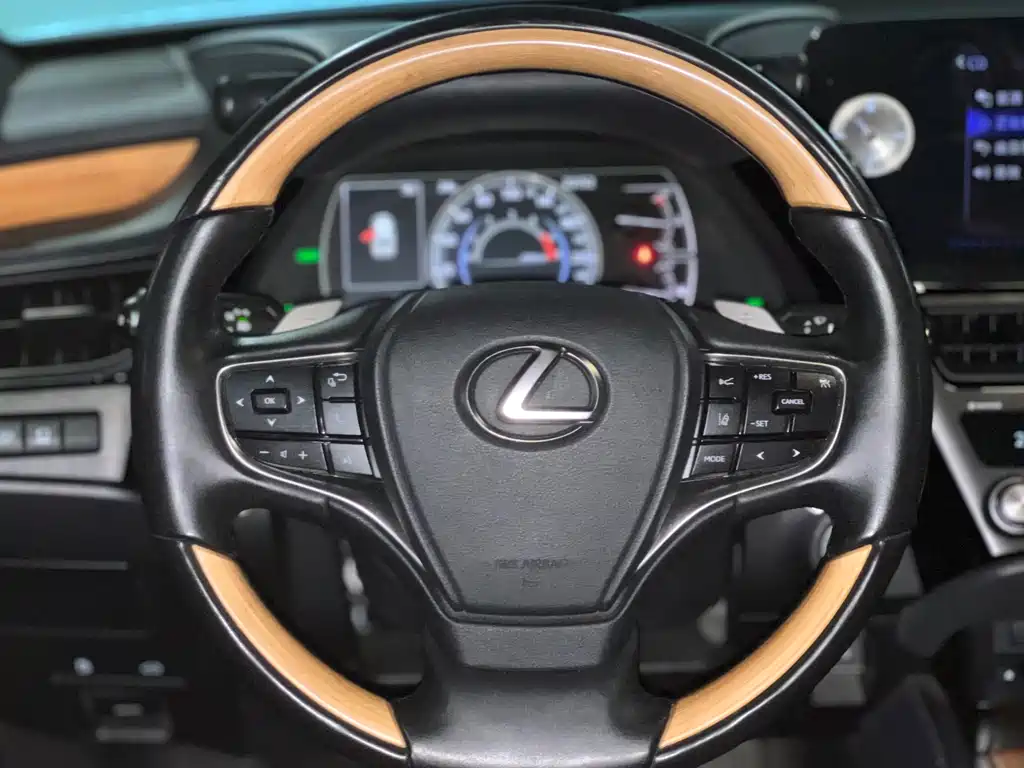 Lexus ES — фотографии объявления, Фото 10