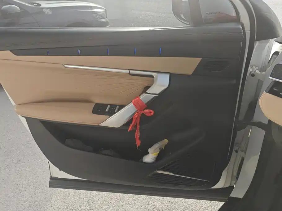 Geely Boyue L — миниатюра 7