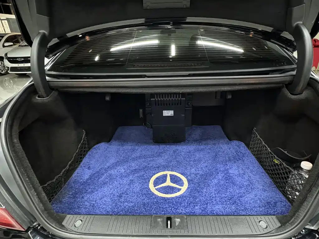 Mercedes-Benz S-Class — миниатюра 3